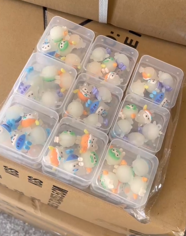 [WJ05] Toy Glow-in-the-Dark Egg 1*18